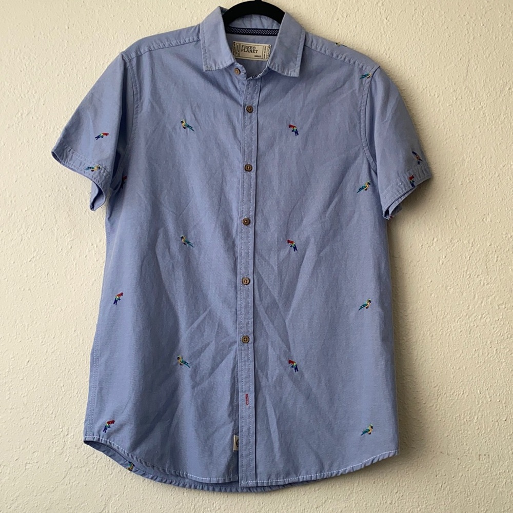 Men’s Free Planet Button Up Shirt Sz Small